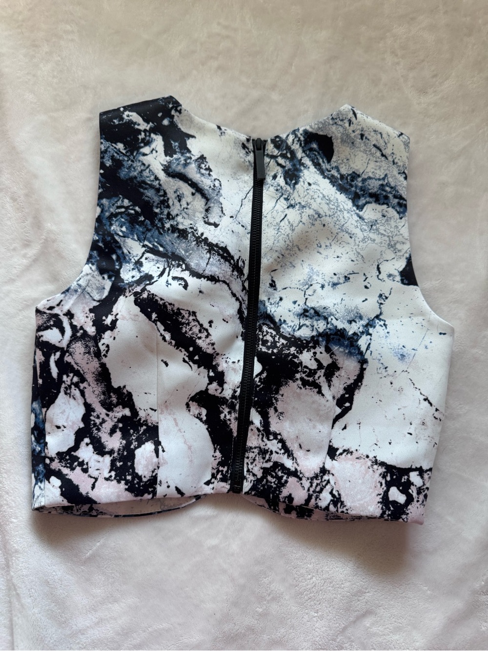 Kendall & Kylie Black and White Marble Two-Piece Set - Picture 9 of 11